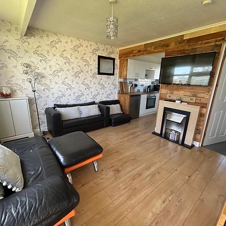 Signature, Scratby - Two Bed Chalet, Sleeps 7, Free Wi-Fi, Bed Linen And Towels Included, Pets Welcome And Onsite Entertainment Available Dış mekan fotoğraf