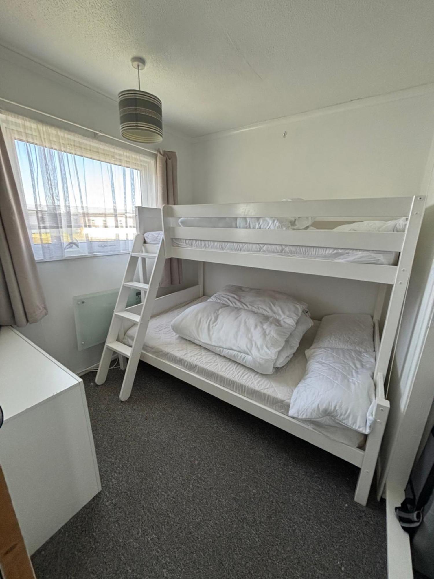 Signature, Scratby - Two Bed Chalet, Sleeps 7, Free Wi-Fi, Bed Linen And Towels Included, Pets Welcome And Onsite Entertainment Available Dış mekan fotoğraf